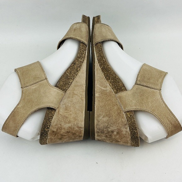 Womens US 8-8.5 Taos Carousel 2 Wedge Sandal Beige Leather Ankle Strap Open Toe - Picture 6 of 9